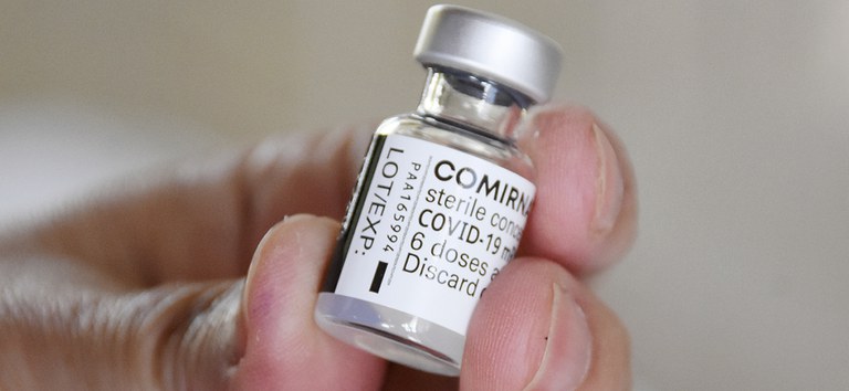 Mais 936 mil doses da vacina Covid-19 da Pfizer chegam ao País