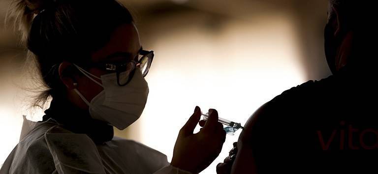 RITMO ACELERADO  : Brasil chega a 180 milhões de doses aplicadas na campanha de vacinação contra a Covid-19