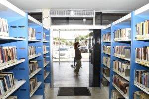 Biblioteca Pública reabre reformada
