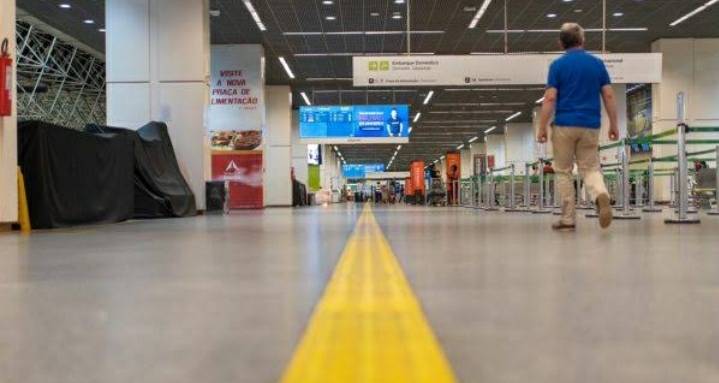 Posto do Detran no aeroporto abre agendamento para serviços de veículos e habilitação
