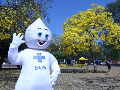 Ze-Gotinha-em-Brasilia.-Foto-Sandro-Araujo-Agencia-Saude-DF-400x300