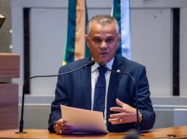 Daniel de Castro enfrenta o Sinpro-DF e reage à “indústria da mentira” contra quem defende a segurança nas escolas