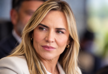 CELINA LEÃO ACIONA JUSTIÇA ELEITORAL E POLÍCIA CIVIL APÓS CARTAZES QUE A CHAMAM DE CORRUPTA EM PARADAS DE ÔNIBUS DO DF